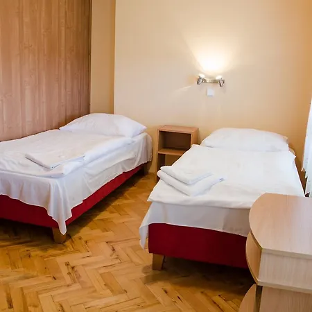 U Jezera فندق 3*